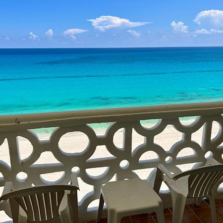 Beachside Apartments كانكون المظهر الخارجي الصورة